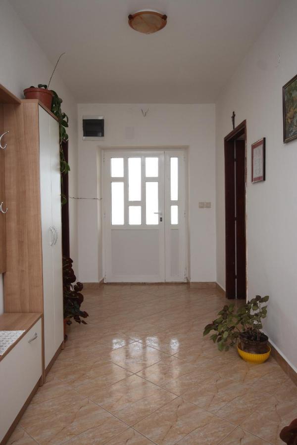 Apartments By The Sea Kustici, Pag - 6355 ภายนอก รูปภาพ